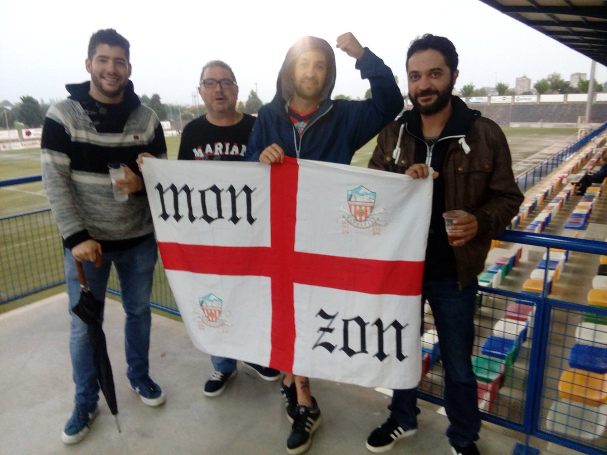 BandaPilo's tweet photo. Pese al #HuracanLeslie presentes en el derbi.
#AdelanteRojiblancosAGanar
#ATuLadoYHastaLaVictoriaSiempreMonzòn https://t.co/BZZwGmC1g9