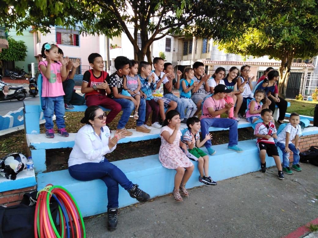 eaaayopal's tweet photo. Muy contentos acompañamos el cumpleaños del barrio #LaFlorida con una jornada de aseo y embellecimiento. Además con nuestros amigos del #IDRY realizamos actividades lúdicas, charla de nuestros servicios y tips de cuidado del medio ambiente.
🎉#FelizCumpleaños 🎉
💚💙💚 https://t.co/VheqEhO4eX
