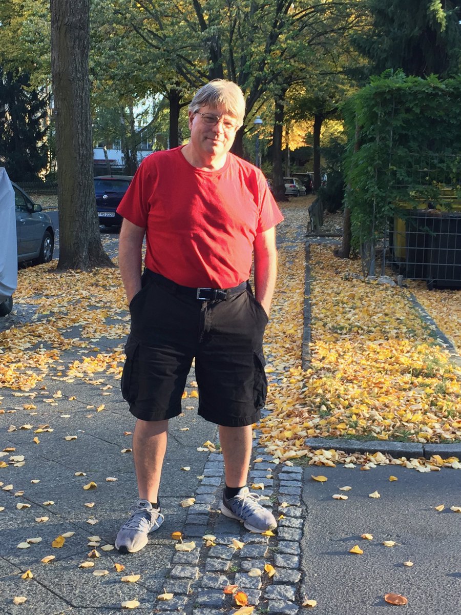 This is me yesterday. High of 77 degrees. Wearing shorts and short sleeves today. High of 75. Berlin is on the same latitude as Newfoundland, Canada, and it's the middle of October. Dang!