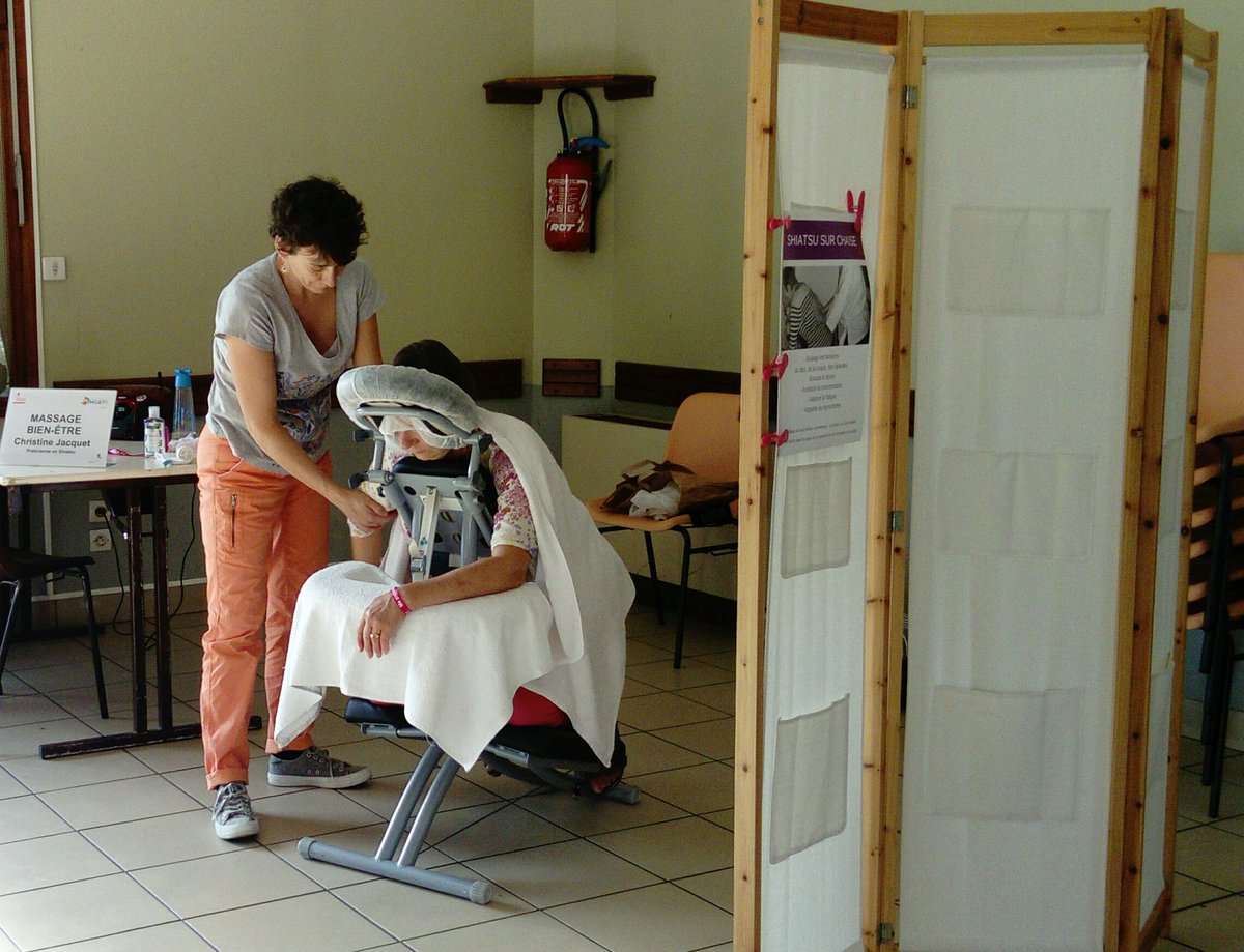 MlouCarbayo_Mut's tweet photo. Profiter d'un dimanche ensoleillé pour mettre à profits les conseils de #Prevention #Sante. Après une matinée rando. Petit #massage détente. @Groupe_VYV #Team_mut https://t.co/7gBYQYmpKs
