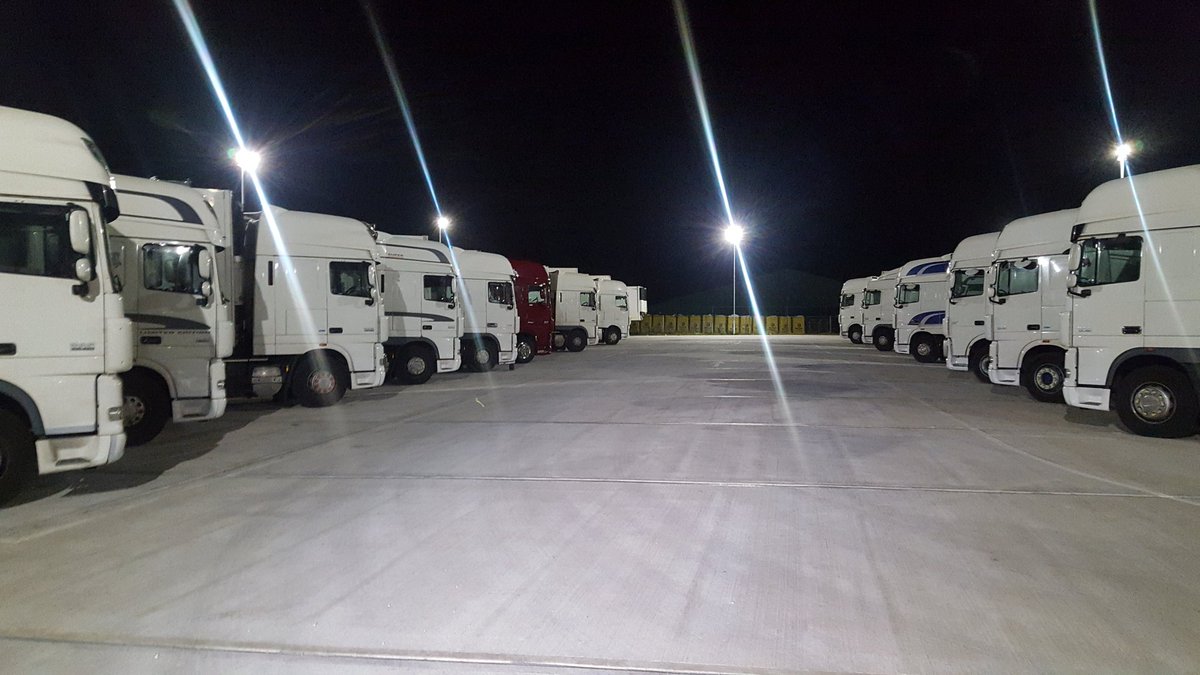LyonsHaulage's tweet photo. #daf #lineup #logistics #newyard https://t.co/SW8V2eAWIT