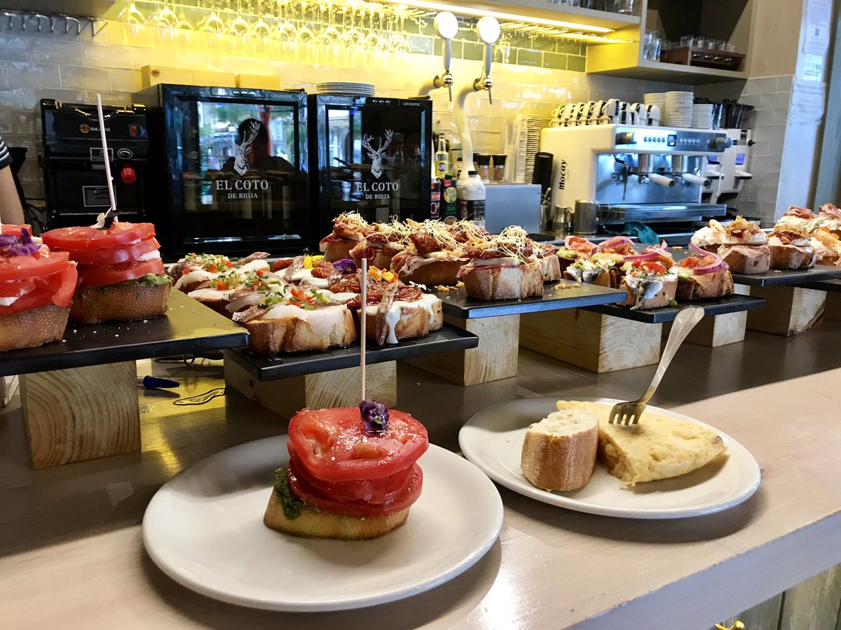 aniawsz's tweet photo. A conference in The Basque Country anyone? #pyss18 https://t.co/5oWrLb0PHb