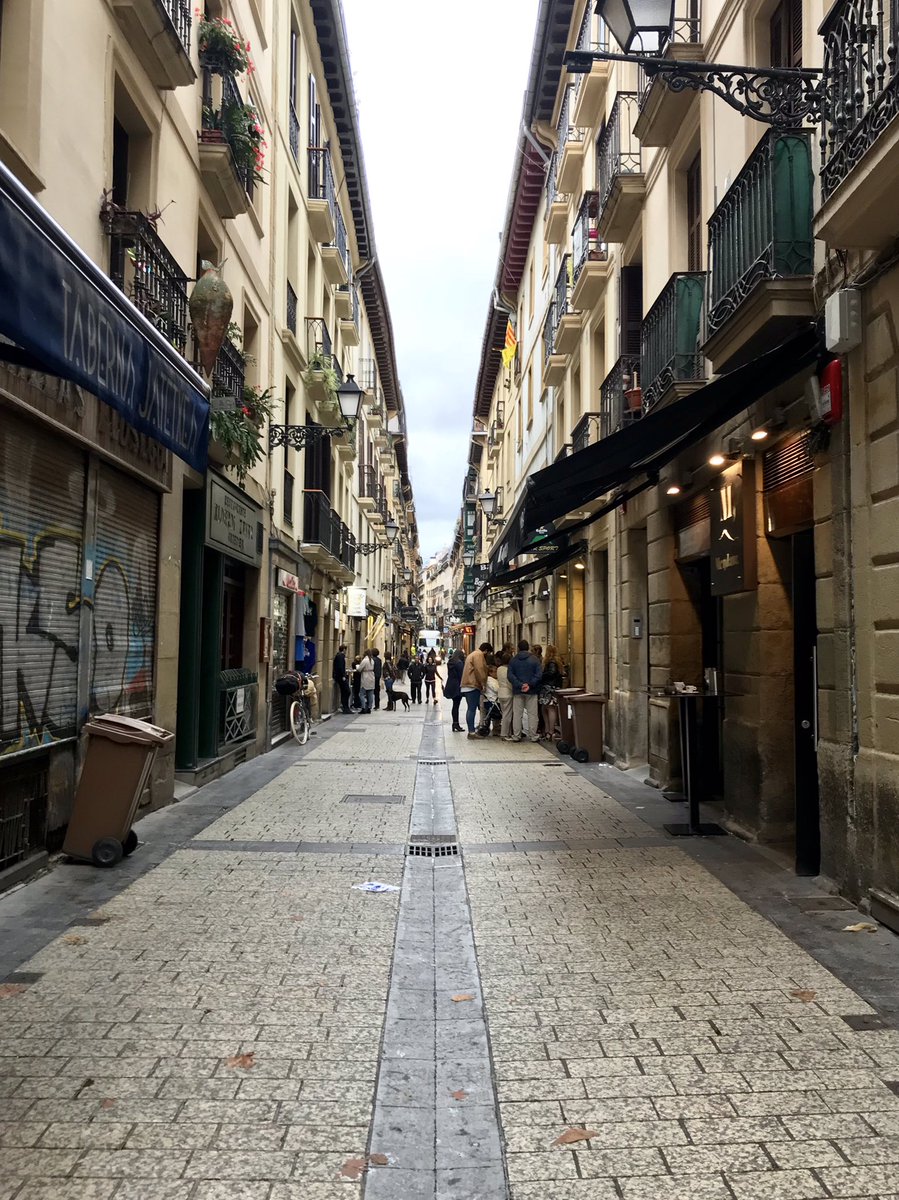 aniawsz's tweet photo. A conference in The Basque Country anyone? #pyss18 https://t.co/5oWrLb0PHb