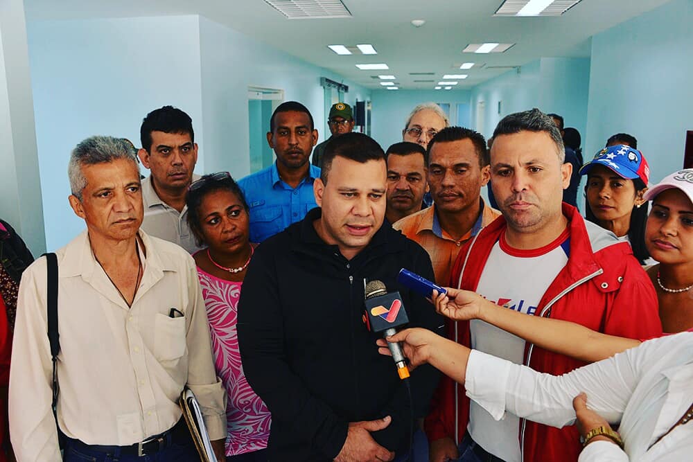 Inspeccion a la emergencia pediatrica y adulto del Hospital Elias José Landinez en compañía  del viceministro  de hospitales dr Armando Marín y nuestro presidente Rogger Daza.