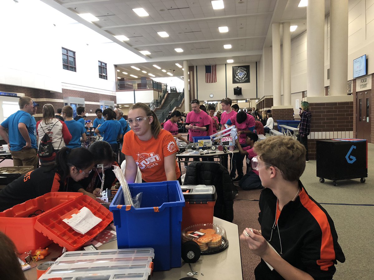CrushBots's tweet photo. Super excited to be at Week 0!! @HighTechKids1 https://t.co/5WJagGcCMy