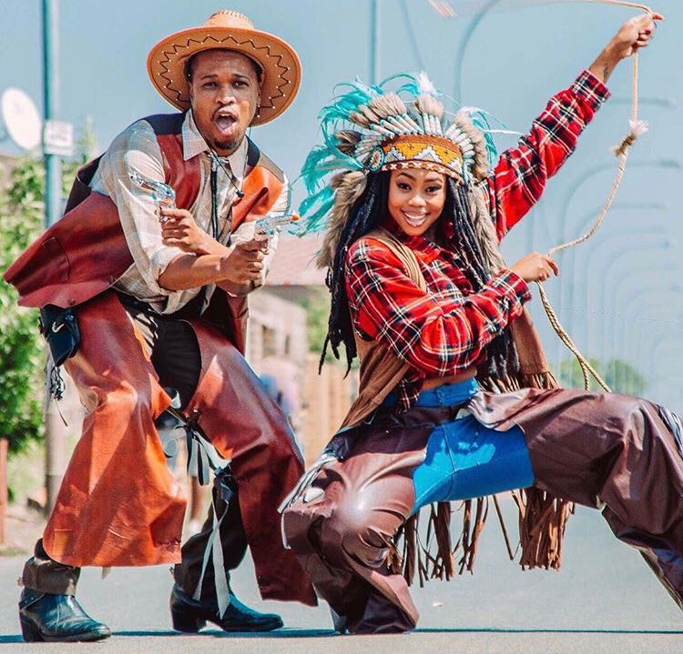 Yfm's tweet photo. Welcome to another Sunday of #TheRodeo with @scoopmakhathini and @bontleModiselle on air from 6pm to 10pm. Let’s do this! https://t.co/8bKEjbMUnK