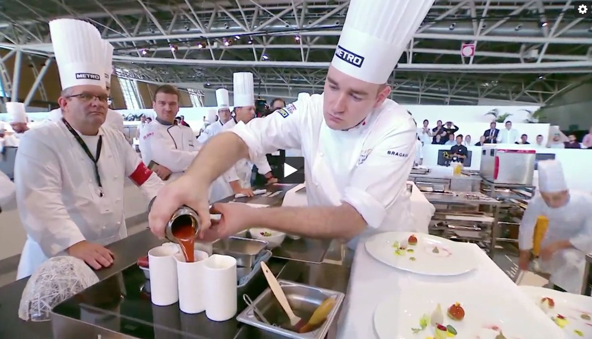 moselle_tv's tweet photo. [REPLAY] Revoir  le documentaire inédit "A la conquête du Bocuse d'Or" avec Mathieu Otto finaliste mondial du Bocuse d'Or
@MatOBocusedOr @Bocusedor #MathieuOtto #Moselle #viaMirabelle
https://t.co/zyWYsr6vlS https://t.co/hIpjZ9bJKe