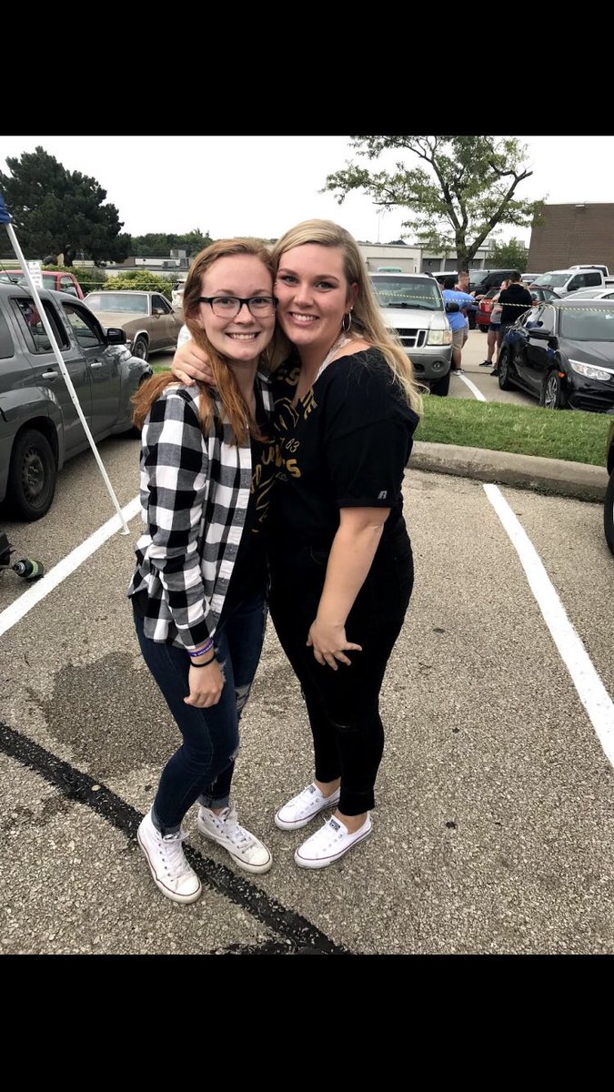 Emma_Honas22's tweet photo. Happy 20th birthday baby!! Thanks to you I know I’ll always have a go to, a date, and a shoulder to cry on. So thankful you walked into my life a year ago. Can’t wait to see you tonight. Love you sooo much 💗💗 @Mallory_v13 https://t.co/davE66TtXW