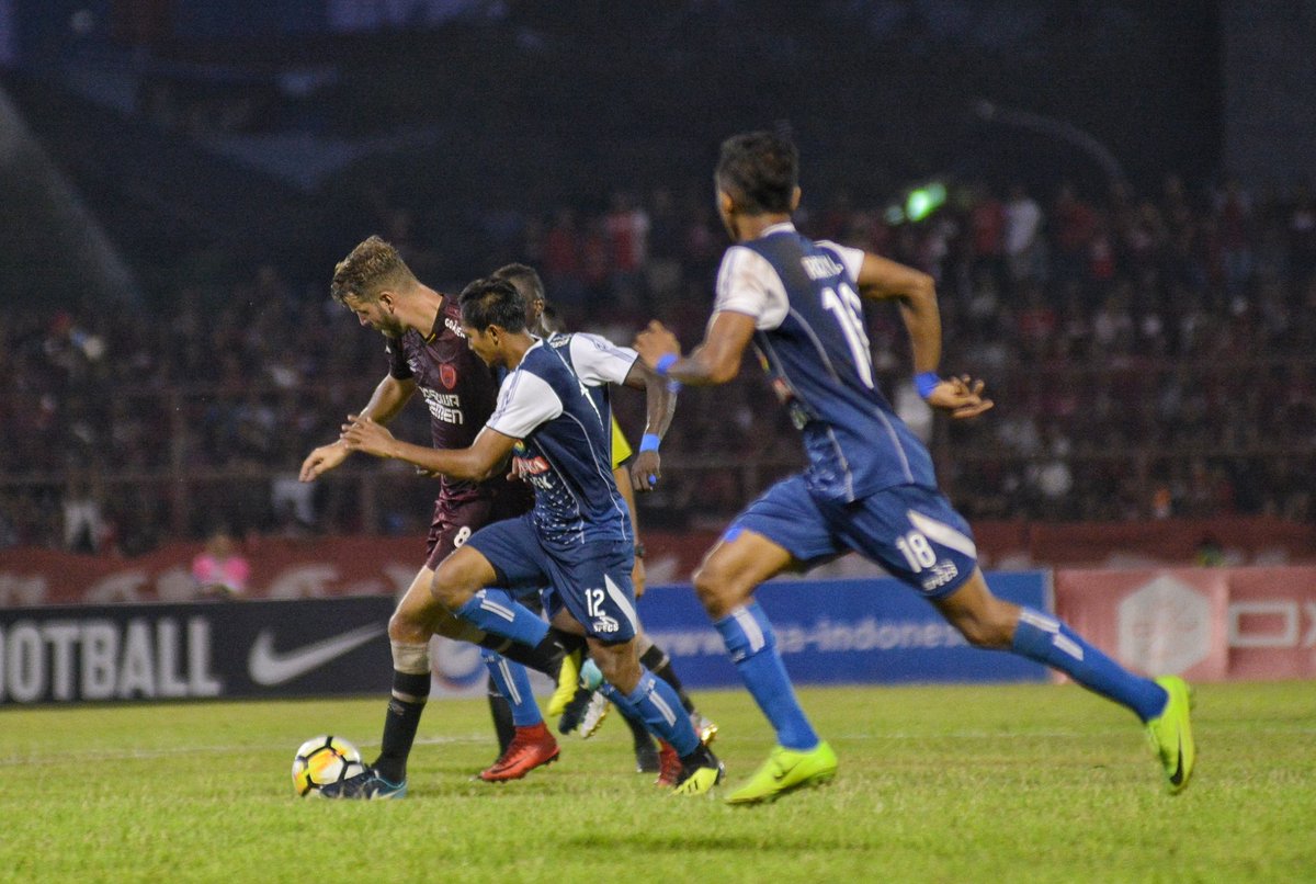 erickdidudidu's tweet photo. Wiljan Pluim sudah kembali kebentuk permainan terbaiknya.
AWAS !!! Persija mendekat
#wiljanpluim
#ewakopsm
#psmday
#infopsm https://t.co/7geqIkm9ao
