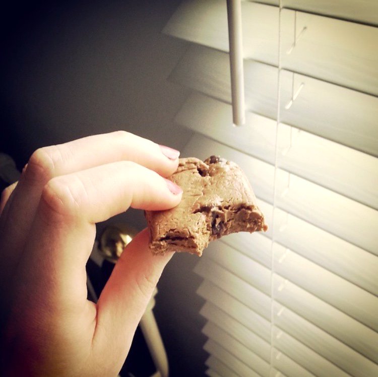 DIYProteinBars's tweet photo. LOOK! A reader made my #Cookie Dough #DIYProteinBars! #Recipe in the #cookbook: https://t.co/KaQHUgIZsI #cleaneating #protein #fitfam #snack #nutbutter #chocolate #snack #glutenfree #vegan #proteinpowder #recipes https://t.co/QAB80RE2A5