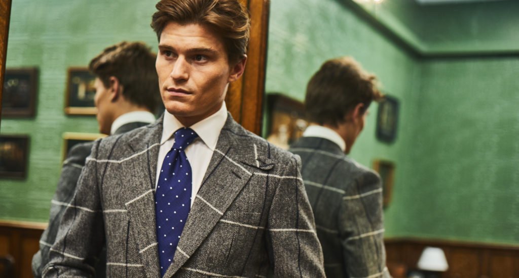 BravoTux's tweet photo. One of the key aspects of your #suit is a tie that matches. Here are some of our favorite tips for matching your tie and suit: https://t.co/75zGeZvfym #menswear #mensfashion https://t.co/uOswNjjh2e