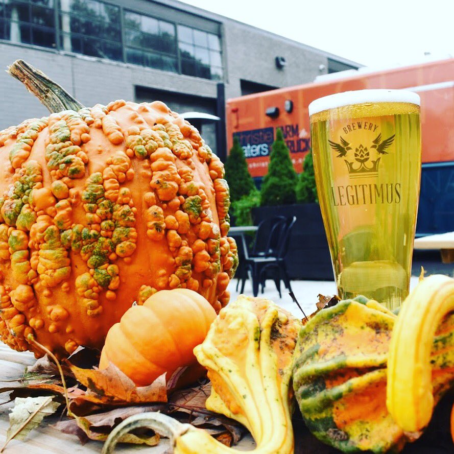 B_Legitimus's tweet photo. Helles Yes! to Christie’s Farm to Truck! #farmfreshfood #brunch #hellesyes #christiesfarmtotruck #brewerylegitimus https://t.co/WquqENo4rF