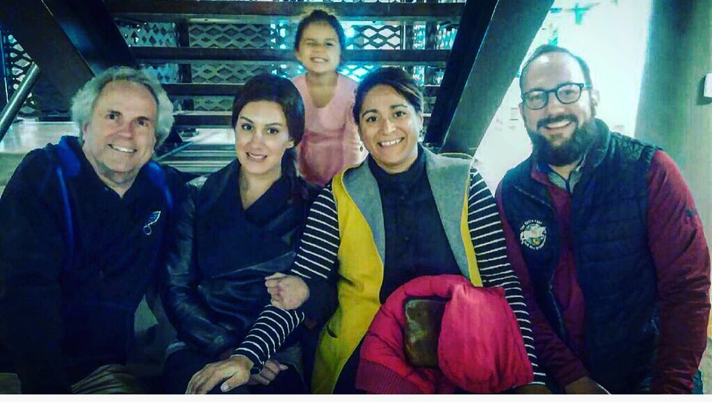 Jessica__Bourne's tweet image. Always good to recharge w my niece Lex, brother, S.I.L., aunt, &amp;amp; uncle in KC! #ExtendedWeekend #SeeYouInDallasNext #SillyFacesWLex #Nails #Cupcakes #Soccer #TheShip #BLVDTour #JustHanging #KCMO #Family #QT #HeyAuntJess