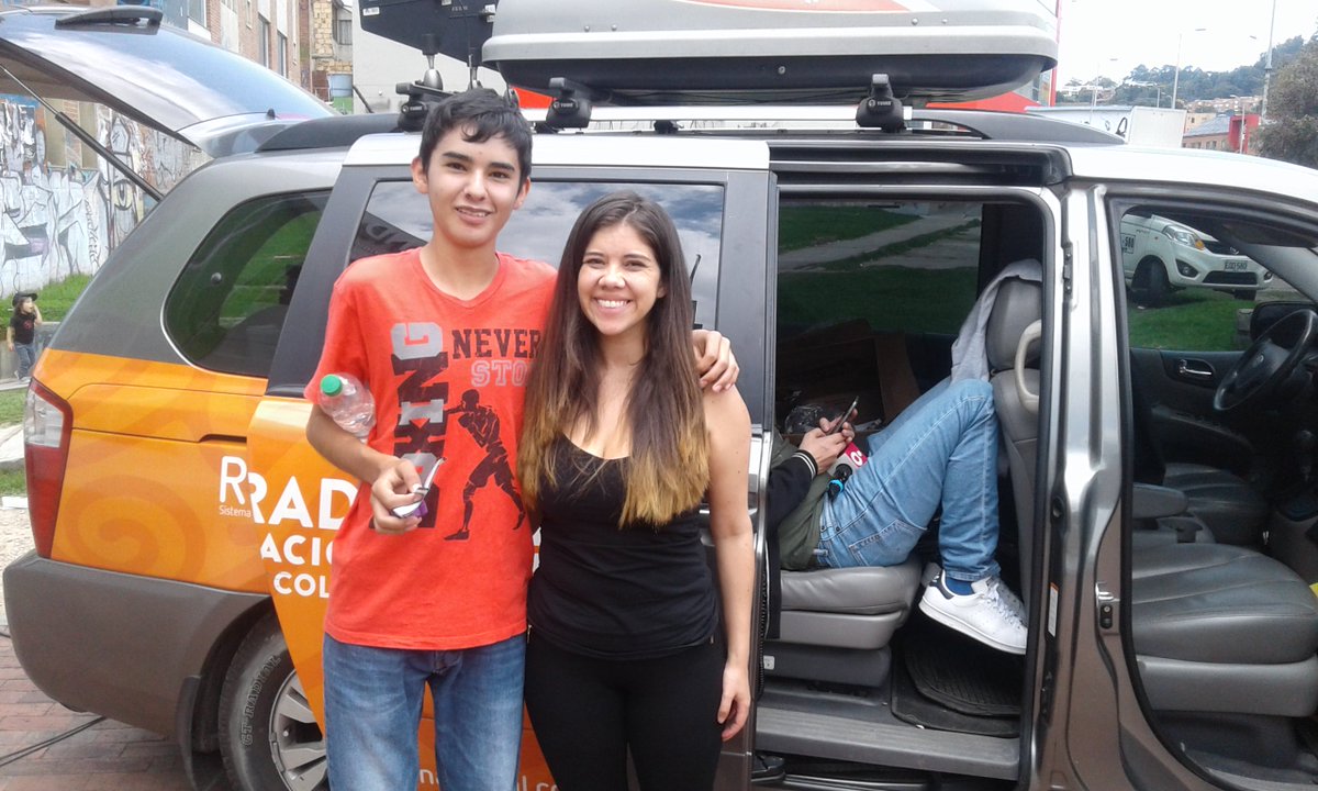 SHODAN_3G_TECH's tweet photo. Con Mi Hermoso Hijo, La Movil De @radionica y Sus Tripulantes, #DjCas y Su Objetivo, Encontrar @elradiolito, Desde Suba @Areandina En La Hora 19 De #Loop54, ¡Vamos RADIÓNICA! 😍👦🤖🥳🕺🎧 https://t.co/3Ws1uFfigi