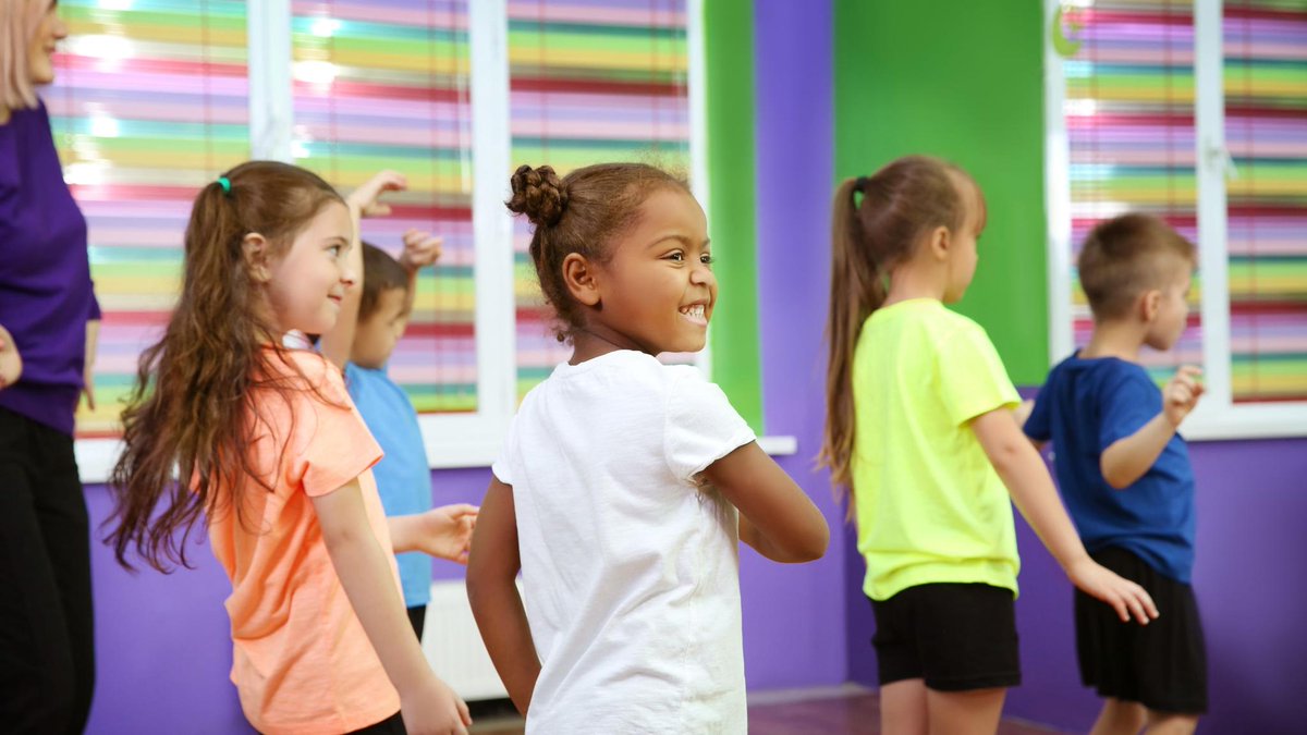 edutopia's tweet photo. Research shows that students with #ADHD can concentrate better when they're allowed to fidget. 17 simple, non-distracting ideas: https://t.co/sbn3tX149y https://t.co/kci8ogx2bE