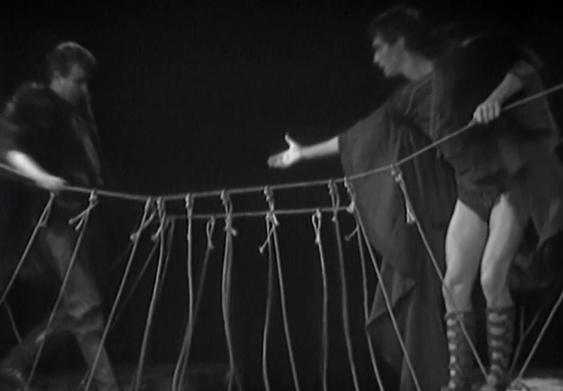 WhoHats's tweet image. Folk have been comparing #TheGhostMonument to #TheKeysOfMarinus - and do you know what? There’s a link! These guys are on an eternal struggle to coalesce to become the long-awaited #PantsForAltos! #DoctorWho #DoctorWhoOnTwitch