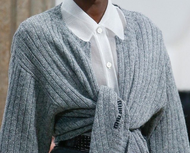 luvmiu13's tweet photo. miu miu ss19 https://t.co/TatDsXKRA6