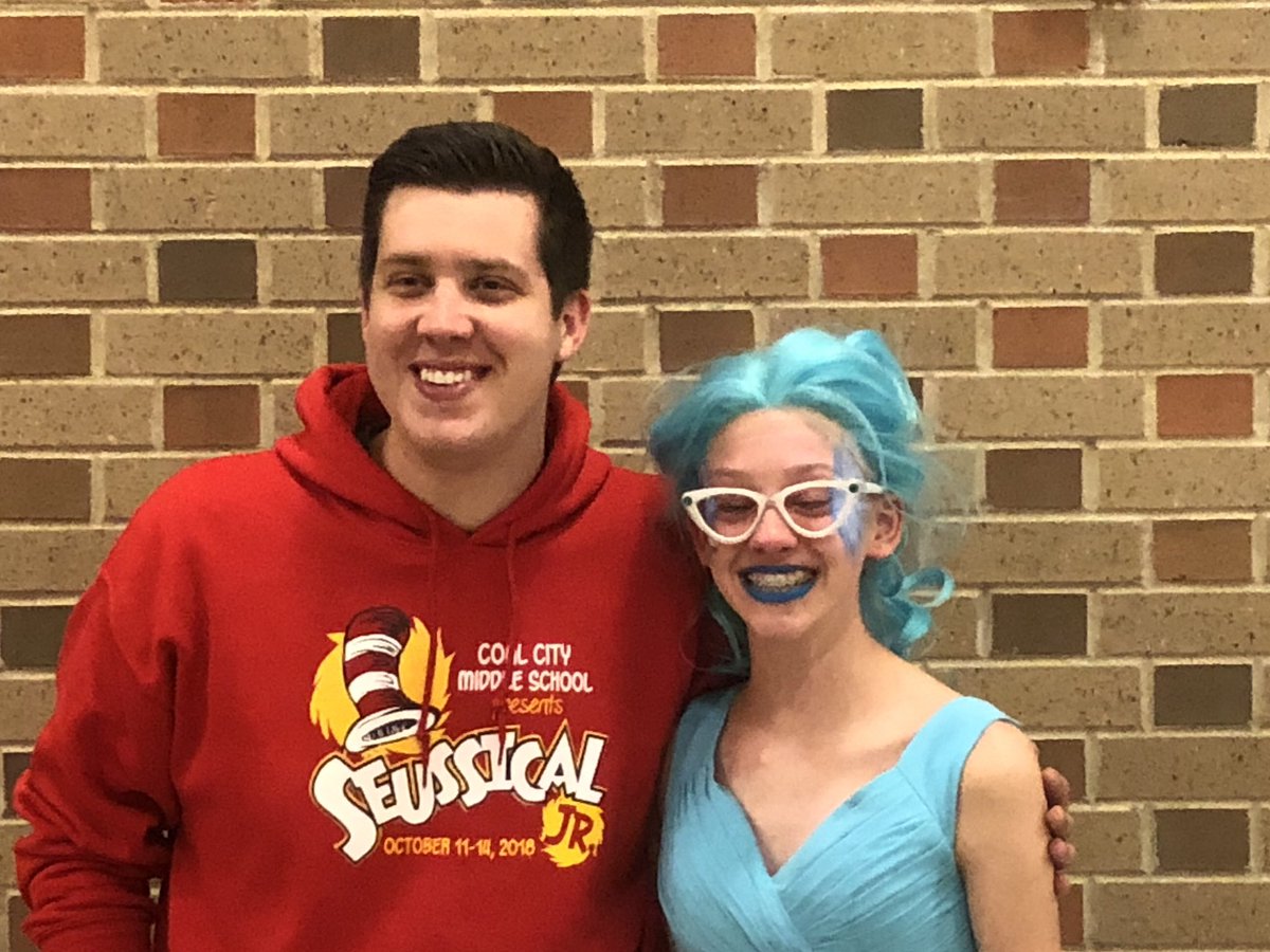travisojohnson's tweet photo. That’s a wrap on another outstanding Middle School Musical. Congrats to the cast and crew on a successful weekend of Suessical Jr.  Best of luck to our 8th graders. Hope you continue on with musicals and drama in High School. #warriorpride https://t.co/8YcT4mqZuJ
