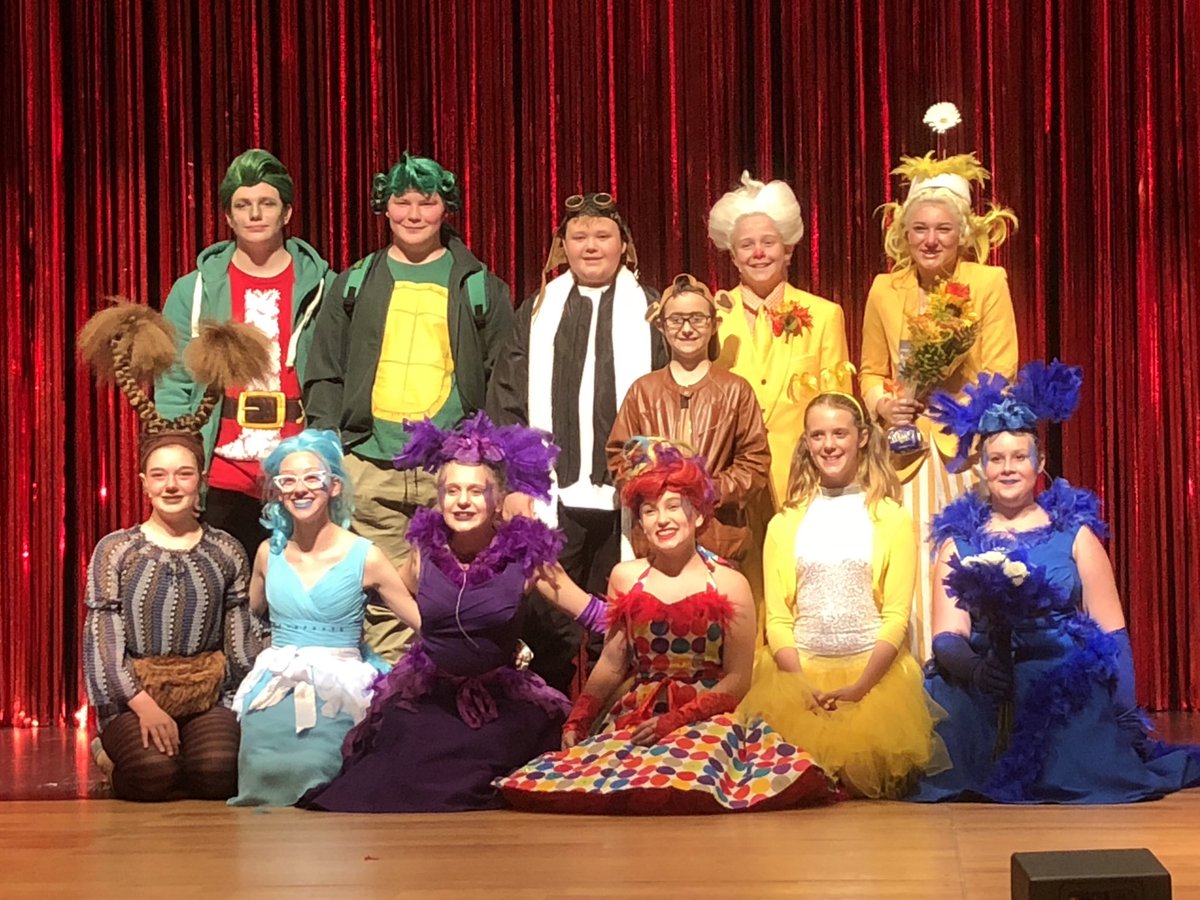 travisojohnson's tweet photo. That’s a wrap on another outstanding Middle School Musical. Congrats to the cast and crew on a successful weekend of Suessical Jr.  Best of luck to our 8th graders. Hope you continue on with musicals and drama in High School. #warriorpride https://t.co/8YcT4mqZuJ