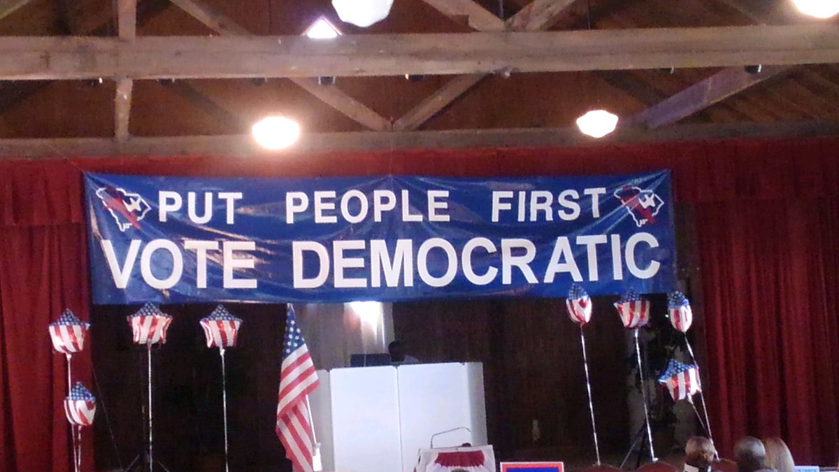 whittenburg4SOS's tweet photo. DEMOCRATS ARE ENERGIZED AND VOTING in @BeaufortDems. The day was filled with delicious food, conversations, and motivating speeches from @JamesSmithSC @MPowersNorrell myself, @RosalynforSC @MartinezForSC (wife registered 2,000 new Voters) and others. Way to go @BeaufortDems. https://t.co/wYBXu157Bz