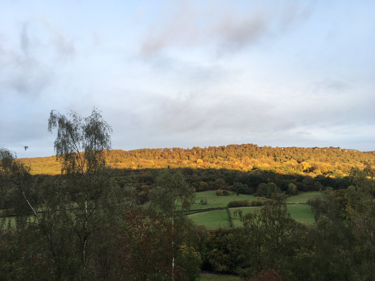 emmagarland's tweet image. Beautiful view at #CODECABIN18, fab coding experience today on our last night, great chats and games and the roast is nearly ready 😁 🙌