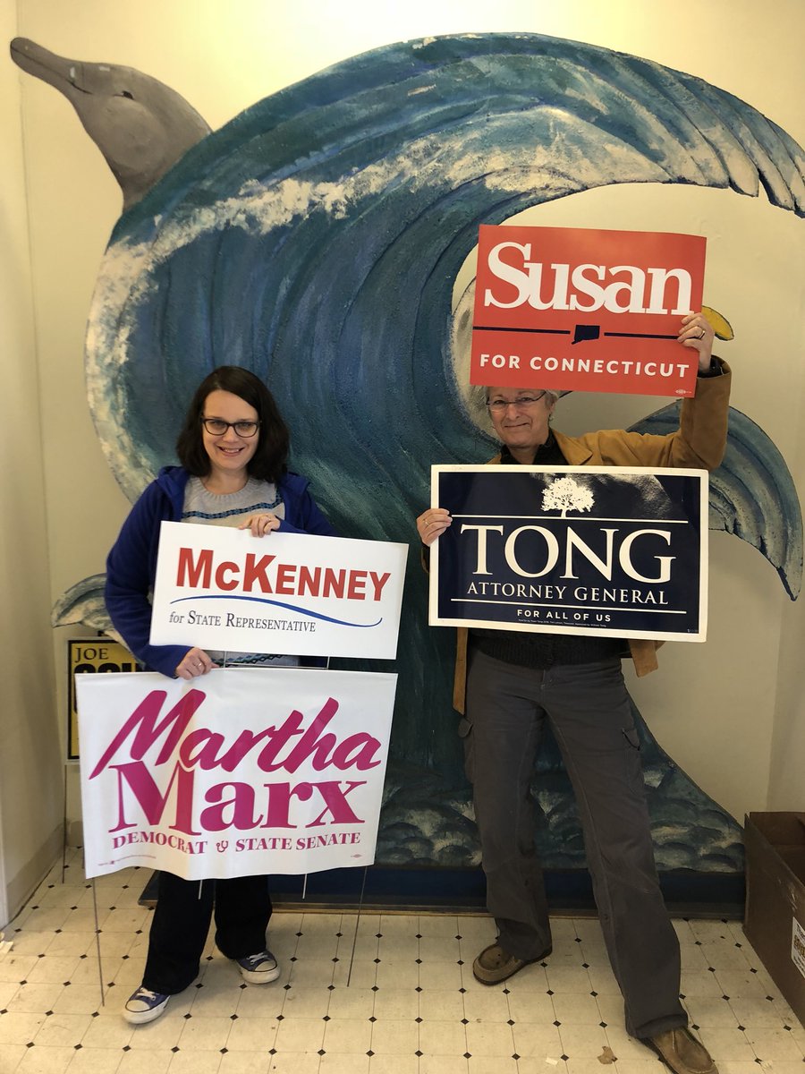 carolinecostaCT's tweet photo. Bringing the Blue Wave to East Lyme 🌊 #FightBackCT #2ndtoNone https://t.co/4lRoPz8Hv3
