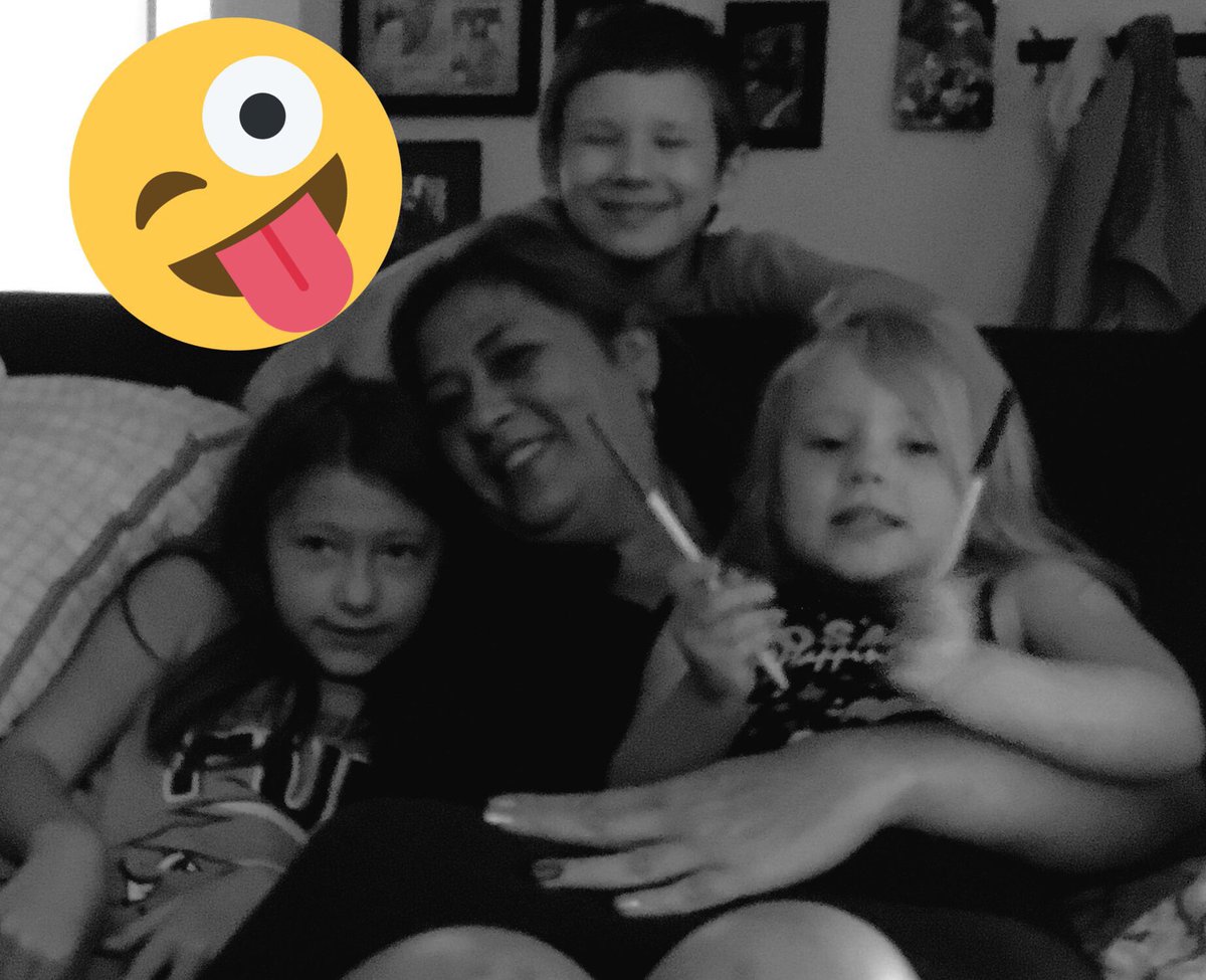 MommyAndMoo's tweet photo. Hello #YouSexyGorgeousSweetLoveableAdoringSmokingHotFamily #GoodMood #UntilThe @steelers play the #Bungles No I didn’t misspell that #LetsBeCreativeToday #ItsFamilySundayFunday
#Loveyall 😘😘😘❤️ @TrooperBob_SCHP @CrucifiedMusic @JandreauWpd @officer_jill @JimThePIO @joclarke232 https://t.co/BrzLKH52AL