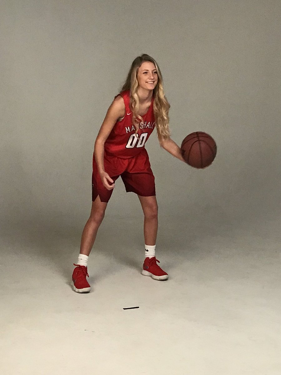 coachalberson's tweet image. Spent this morning honoring @kasshey00 for being featured in the inaugural Women’s Roundball Elite 30! This is a huge accomplishment for not only Kassidy but Marshall High School and Lady Owls Basketball!!!! #GoOwls #owlpride