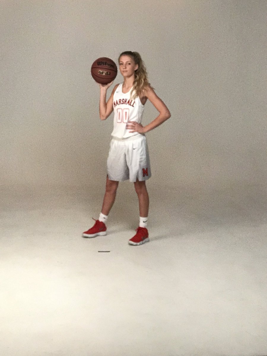 coachalberson's tweet image. Spent this morning honoring @kasshey00 for being featured in the inaugural Women’s Roundball Elite 30! This is a huge accomplishment for not only Kassidy but Marshall High School and Lady Owls Basketball!!!! #GoOwls #owlpride