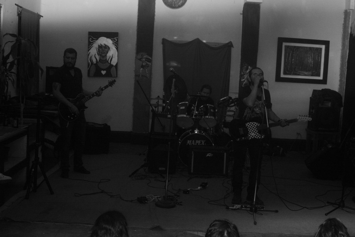 Marshallproyect's tweet photo. #3er_ojo #rock
#NOCHE_LARGA <3 https://t.co/mlnbwVgfEw