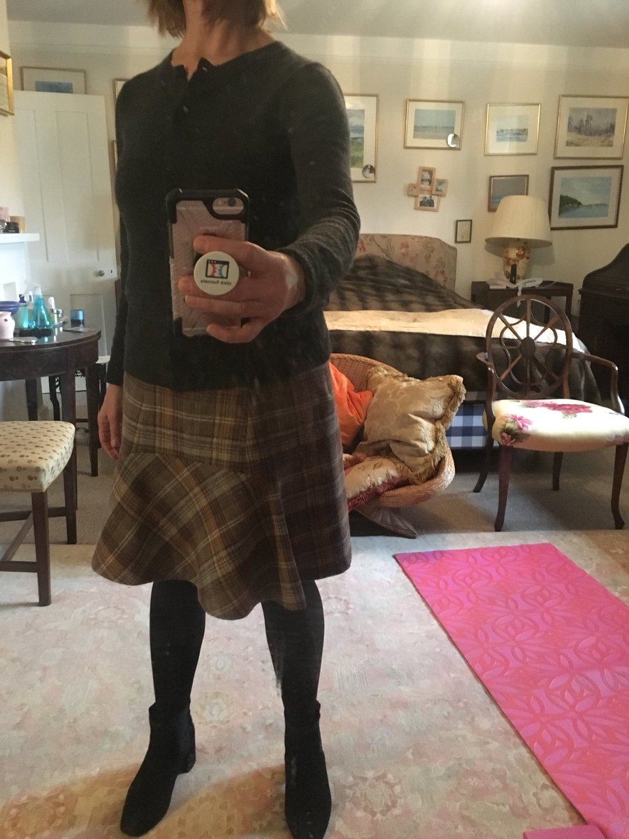 BeatriceGdeVR's tweet photo. 13 days diet and 3.5 kg lighter! I can feel and see it on my clothes! Thank you! Another 4 to go this month! Well 4 kg in 4 weeks really! Cardio and weight training! Gym tomorrow morning! @thebodycoach #SundayFunday #SundayRoast #SundayMotivation #FitnessMotivation #fitnessday https://t.co/TEyfk5e9G5