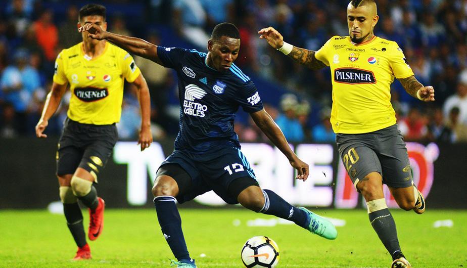 #Notimobil Un clásico de necesitados!  #Barcelona vs #Emelec #ClasicoDelAstillero #FansMobil Gracias a #MobilEcuador  xurl.es/clasicoastille…