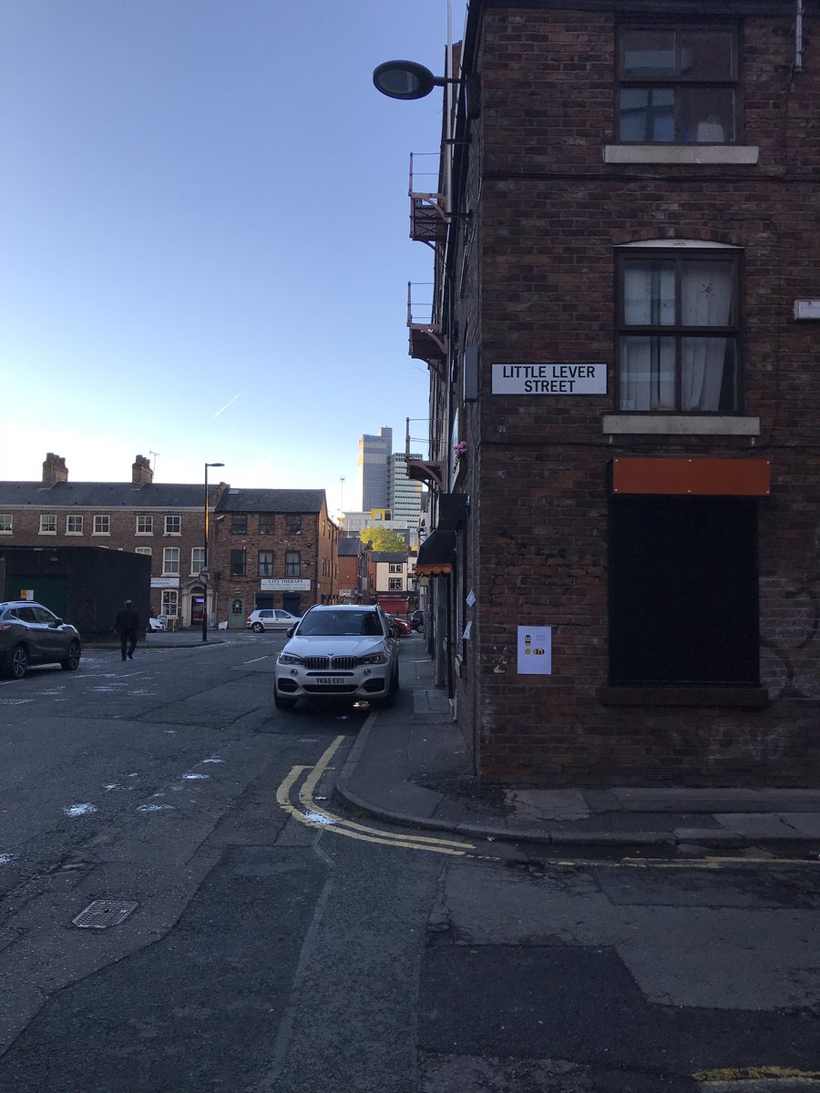 RealMancsy's tweet photo. #MANCHESTER 
#MADCHESTER
#buzzing
#beyondthebee
Why this spot? Well I once saw the Sax Tax of @CrestaCarsMcr just here #MCR #music https://t.co/jaUtJhIELz