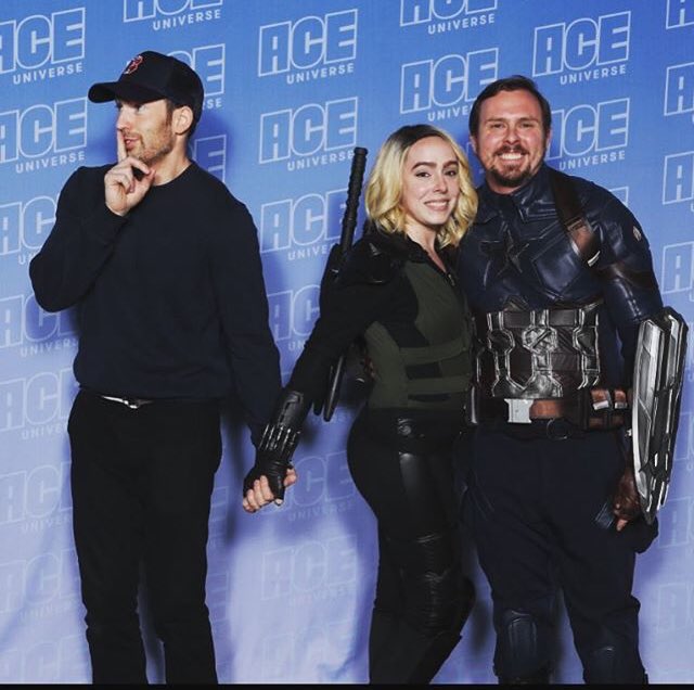 📸|jleeanneo: “Don’t worry Josh...you’ll always be my Captain Amer....😉 #acecomiccon #captainamericacosplayer #acecomicconmidwest #cosplay #ChrisEvans #captainamerica #posing #sssh #comics #cosplaying #blackwidowcosplay #awesome #dreamcometrue #love #thankyou #photoop”