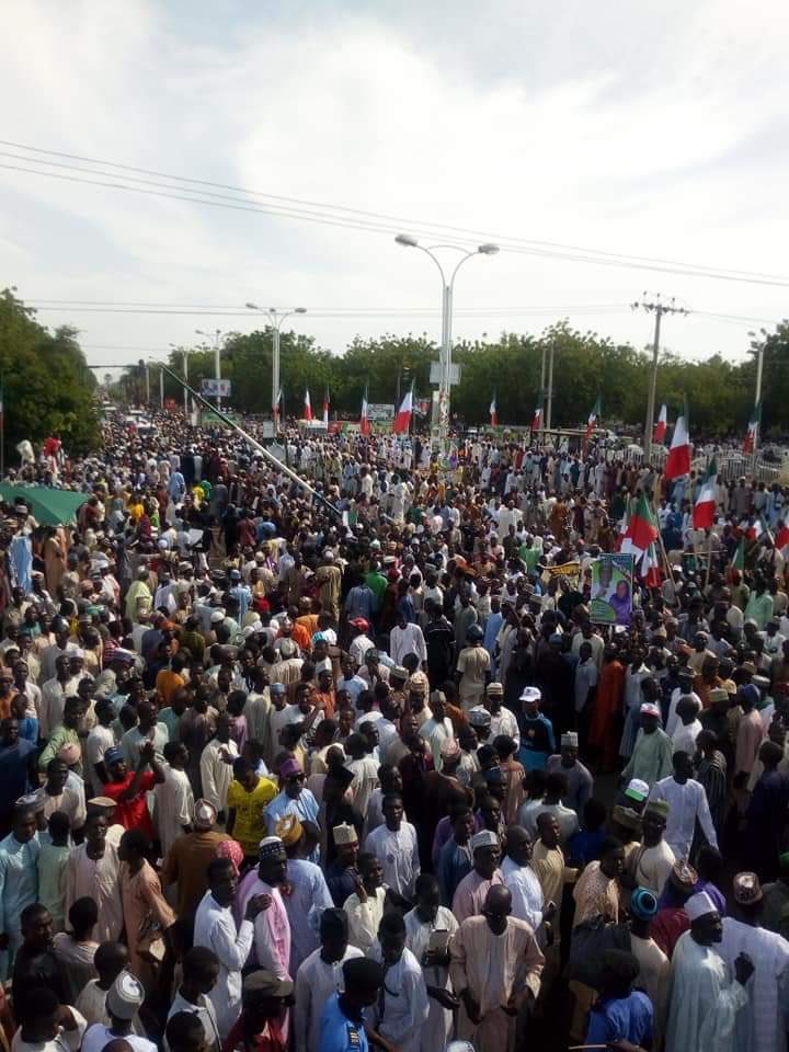 AnthonyHenry02's tweet photo. @PDPVanguard @IsraelAdeniyiA1 @AWTambuwal @atiku @john_danfulani @officialKolaO @NGRWailers @MrBanksOmishore @Amaka_Ekwo @renoomokri @akaebube @OlayinkaLere @PDPNYF Direct from Sokoto. We all #Atikulating 2019 https://t.co/aHgVx1wGkA