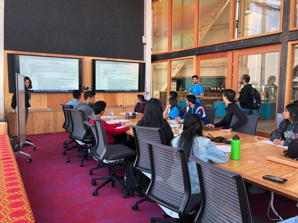 CollegeExpWest's tweet photo. And today we’re at Facebook Headquarters, touring their workspace. A few incredible employees who took time out of their weekend to show us around and let our mentors use their space to host round robin sessions. https://t.co/KOxjx1cKAA