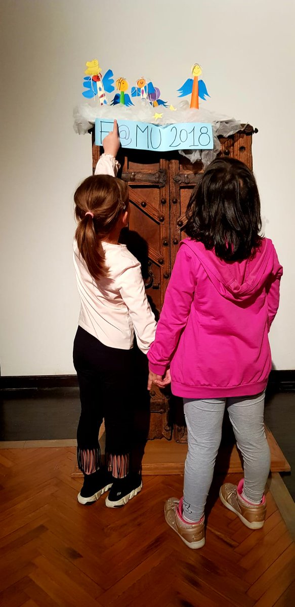 MuseiCascia's tweet photo. Oggi presso il #Museo di palazzo Santi per la giorbata #FAMU2018, i #bambini con i loro #genitori hanno partecipato a un laboratorio che lì ha coinvolti e #divertiti. Creando dei #angeli ispirandosi alla #scultura lignea Angelo e Tobia. Grazie! #MuseiCascia #SharingHeritage #arte https://t.co/G9AjNxyZYM