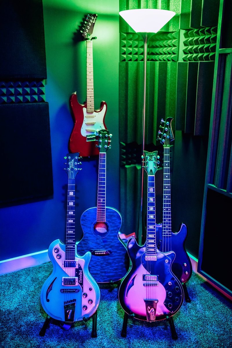 EndvrStudiosLA's tweet photo. ✨HOW THE MAGIC HAPPENS✨We love our collection of guitars!😍🎸🎸🎸Yes, there are MORE! Available for jamming, writing, and recording! Wanna come play? Book your time now!🚀🚀🚀
#EndeavorStudiosLA #GuitarCollection #RecordingStudio #OctoberDeal #ComePlay #TurnOnTheMagic #BlastOff https://t.co/mULgj9uGib