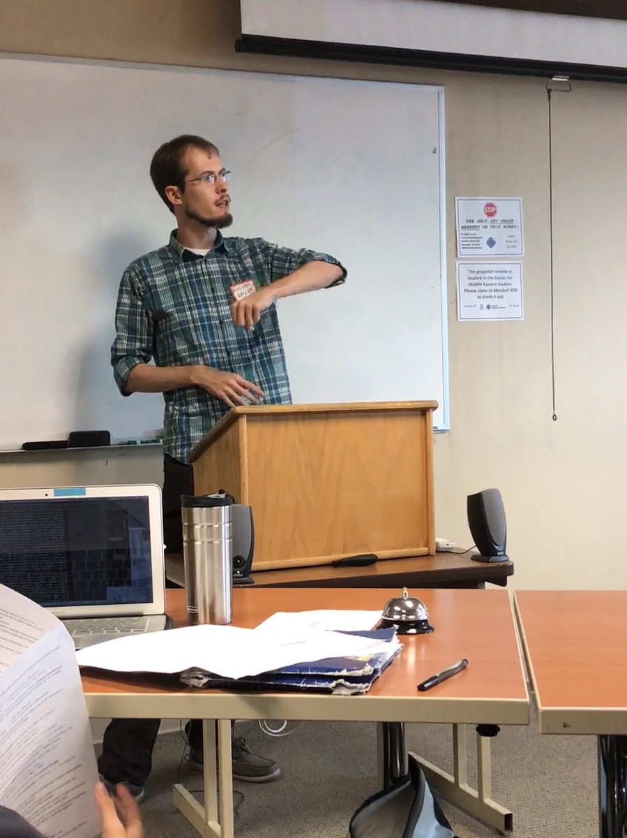 AzLingCircle's tweet photo. ASU’s William Kruger presents on “The prosody of complementizer effects in English: an argument for enclitic ‘that’.” #ALC12 #FUNology #AlsoKindaSyntaxy https://t.co/7MpX89Vb1Q
