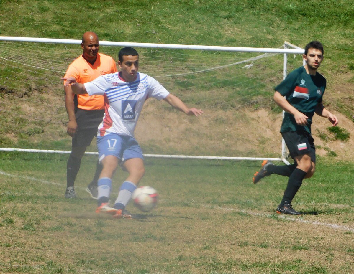 AbdonporteFC's tweet photo. Fue victoria en este domingo por 2 a 1, gol del capitán de penal y del goleador histórico del cuadro @nmoreira9 https://t.co/N2gxPe8Gsn