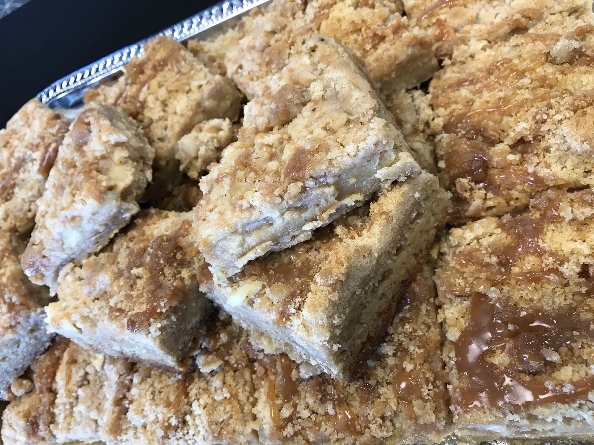 golfsuitesusa's tweet photo. It’s #NationalDessertDay and the best way to celebrate is by coming to 4ORE Golf! Come try our new delicious dessert bars!! 😍🙌🏼 #4OREisFUN #BourbonPecan #LemonBlueBerryCheesecake #CaramelApple https://t.co/gTlkWdq0t5
