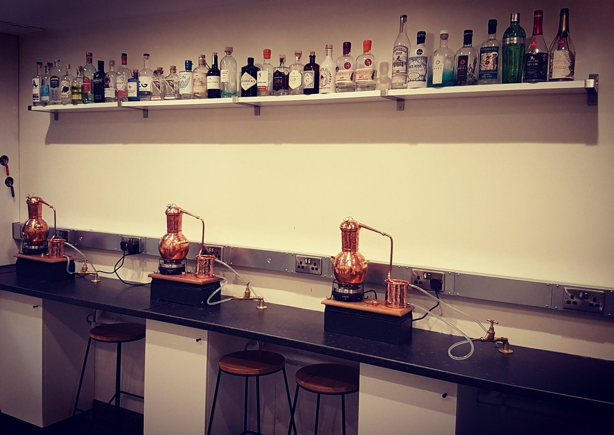 Sipantics's tweet image. New gin shelf:) #spotyourgin #sipantics #gin #ginschool #edinburgh #scotland #scottishgin #ginexperience #makingGin #gintime #gincocktails #makeyourown #gintimes #cumberlandbar #microdistillery #ginstills #birthdaypresents #discoverscottishgin #gininthecity