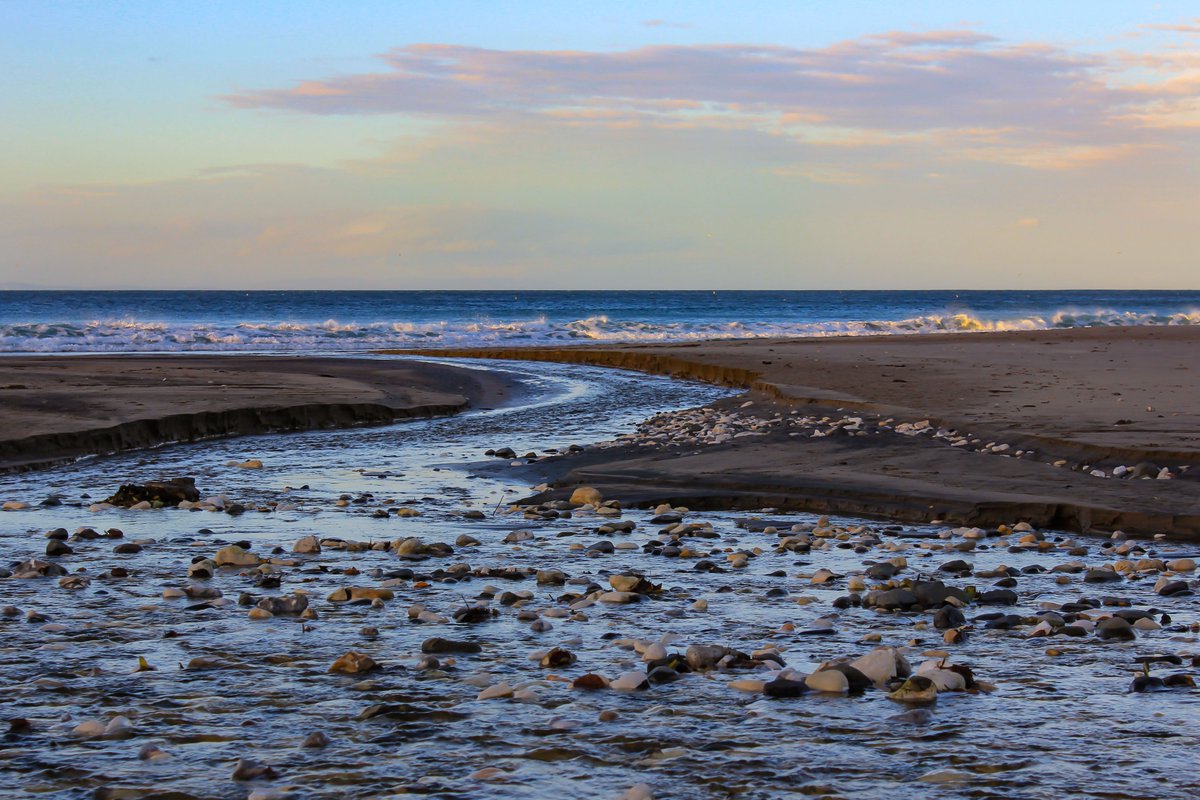 White Park Bay, North Coast
@WeatherCee @Love_Antrim @BCProductsNI @VisitCauseway @GoToIrelandUS @NIHolidays @iLikePics_Daily @DiscoverNI 
#coast #NorthernIreland #beach #beachlife #tranquility