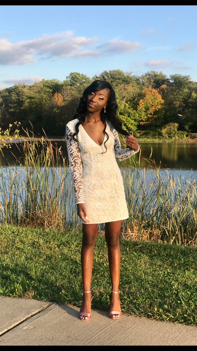 jaylin2130's tweet photo. my lil sis (freshman) looked wayyyy better than the majority of y’all girls who’ve been doing this for some years now!!!! sorry not sorry!!! 🐸☕️ ❤️🤞🏾 https://t.co/kYk5Y3XoGJ