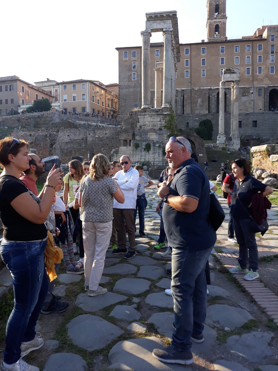 ParcoColosseo's tweet photo. Per la prima volta abbiamo vissuto al #ParcoColosseo una lunga e splendida giornata dedicata alle @famigliealmuseo!
Grazie a tutti i partecipanti a questa #Famu2018 alla scoperta del Foro Romano e dei suoi antichi abitanti. A presto con tante nuove iniziative! https://t.co/LCbE07xRCW