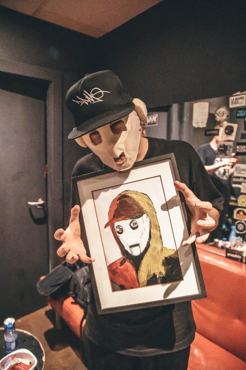 BullshitBilbao's tweet photo. We had  so much fun last night with @FuntCaseUK. ⚡👊 https://t.co/ckUAm6lW6p