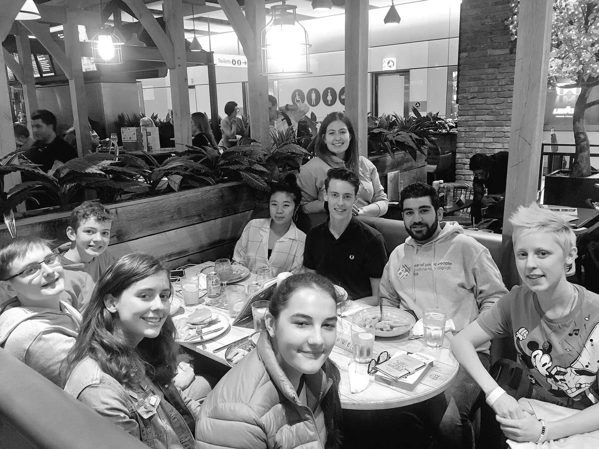 Fed and watered! 🍴🥤Enjoying some dinner before we get the second flight - which is delayed x 

Everyone keeping their spirit up (even if one wrong / one non order, and someone hit in the face) 🌎✈️