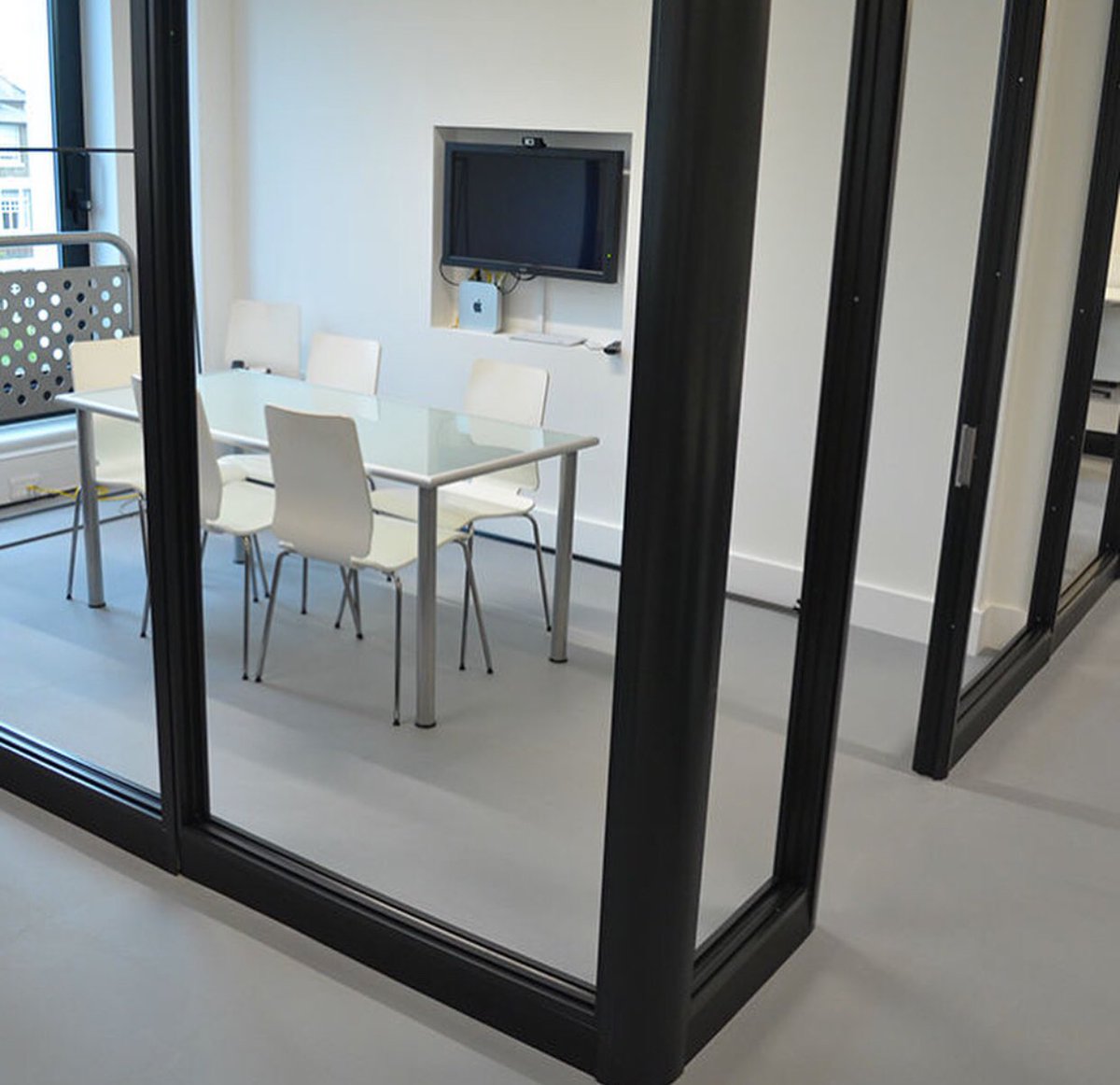 HartleyCServLtd's tweet photo. #hartleyservices #bespoke #design #install #focquote #heretohelp #commercial #industrial #callus #refurb #painting #decorating #workingwithglass https://t.co/QUwYsOMGgV