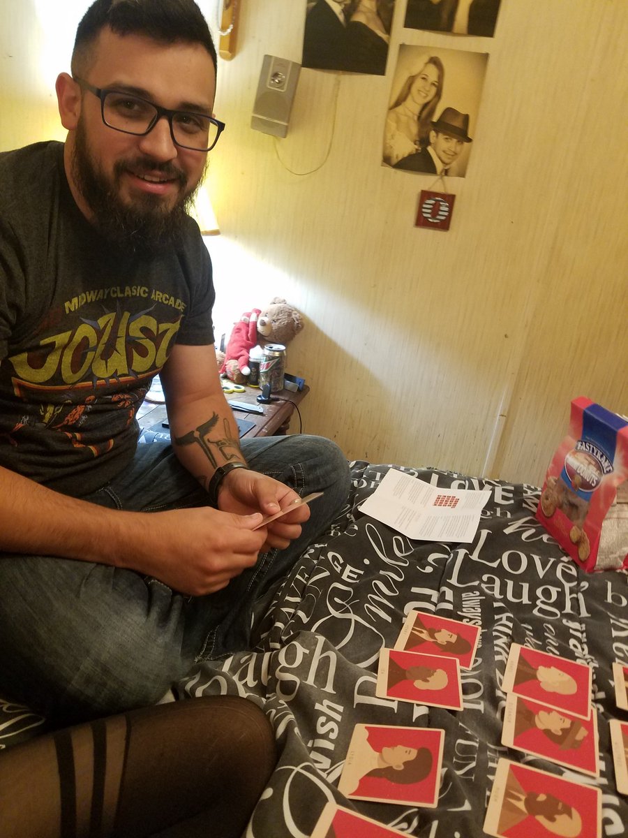 Marquis3991's tweet image. #getadatebox #datebox #lovehim #presumenothing #teatime #scones #RelationshipGoals