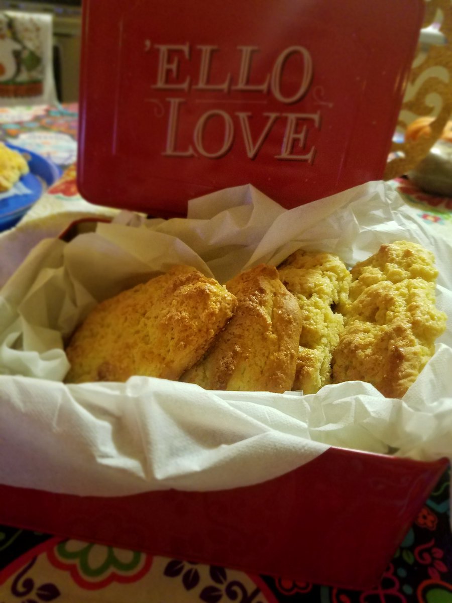 Marquis3991's tweet image. #getadatebox #datebox #lovehim #presumenothing #teatime #scones #RelationshipGoals